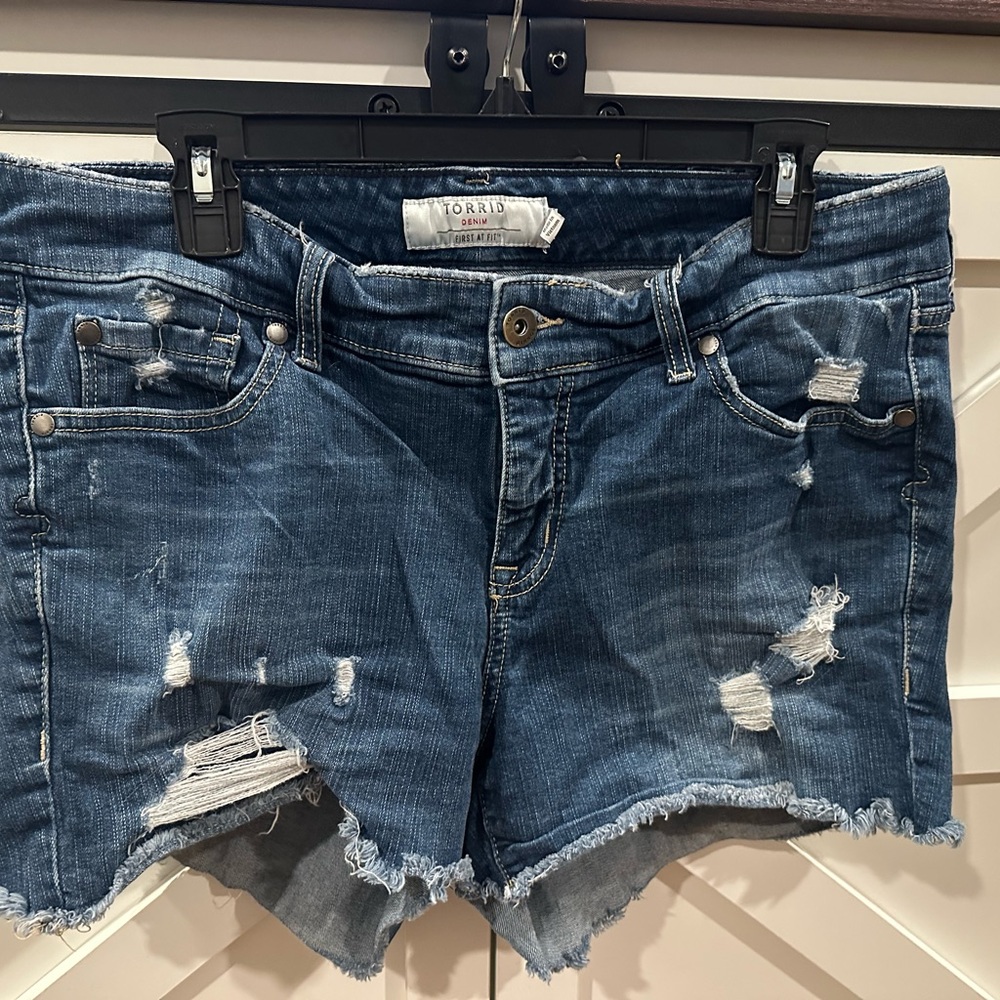 Torrid jean shorts size 14